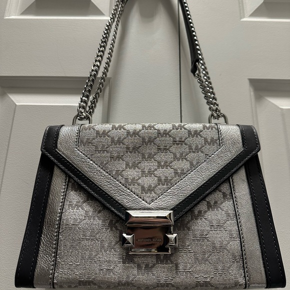 Favorite 🤩 - Picture 1 of 7